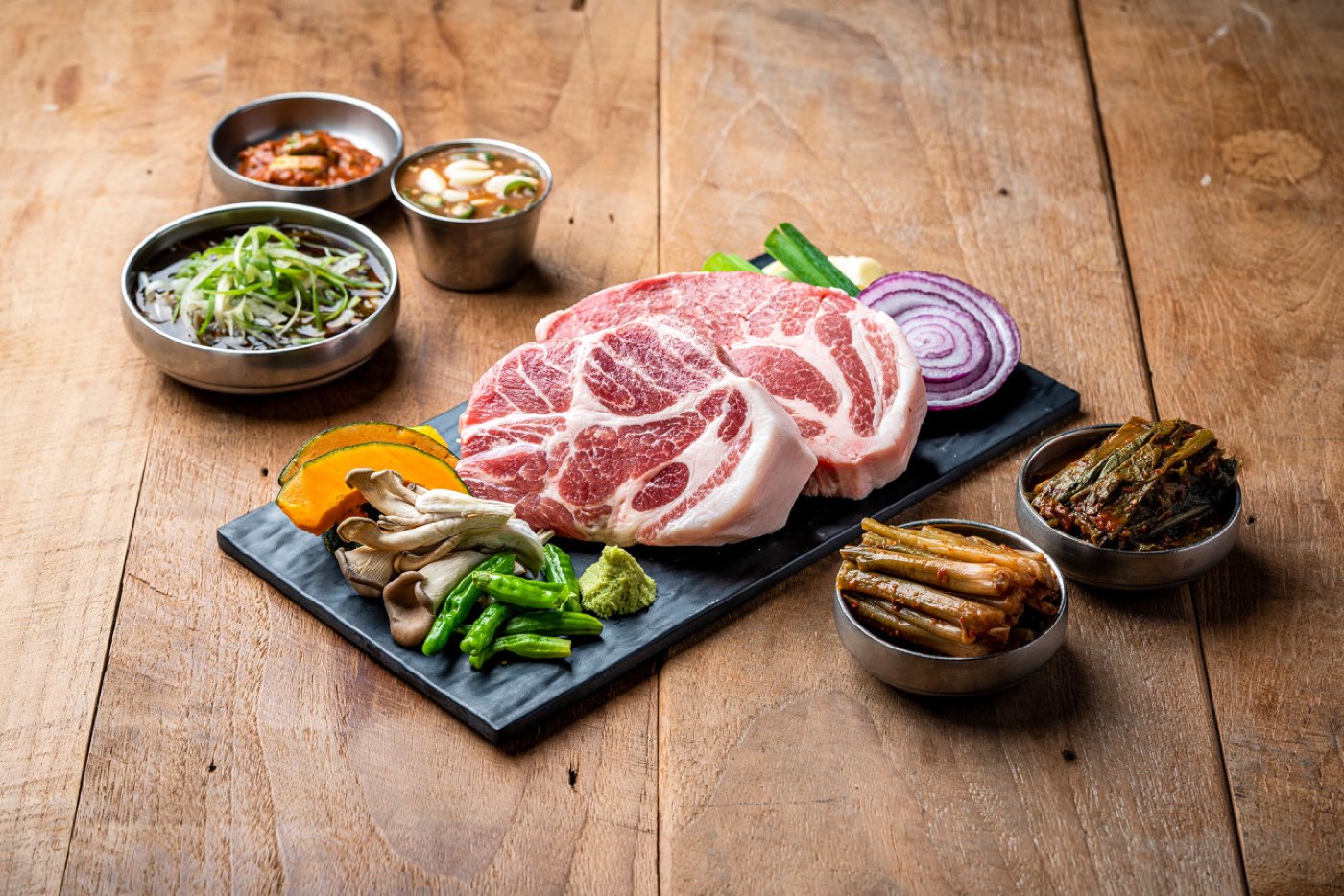 통목살 Thick-Cut Pork Collar — Seongsu Ilmirak Korean BBQ (サムギョプサル · 烤肉) menu · 성수 일미락 메인 고기 메뉴